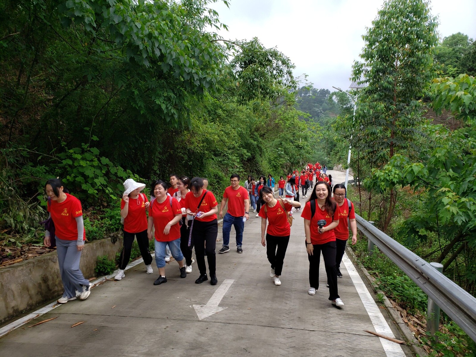 2022年螺螄粉小鎮(zhèn)飛行營(yíng)地“美麗柳州，快樂(lè)前行”健步走活動(dòng)